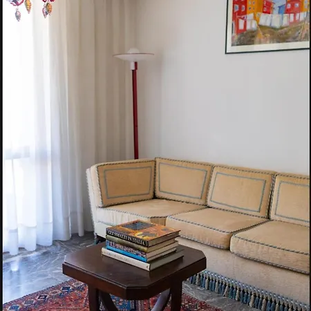 Civico 9 Πανσιόν *